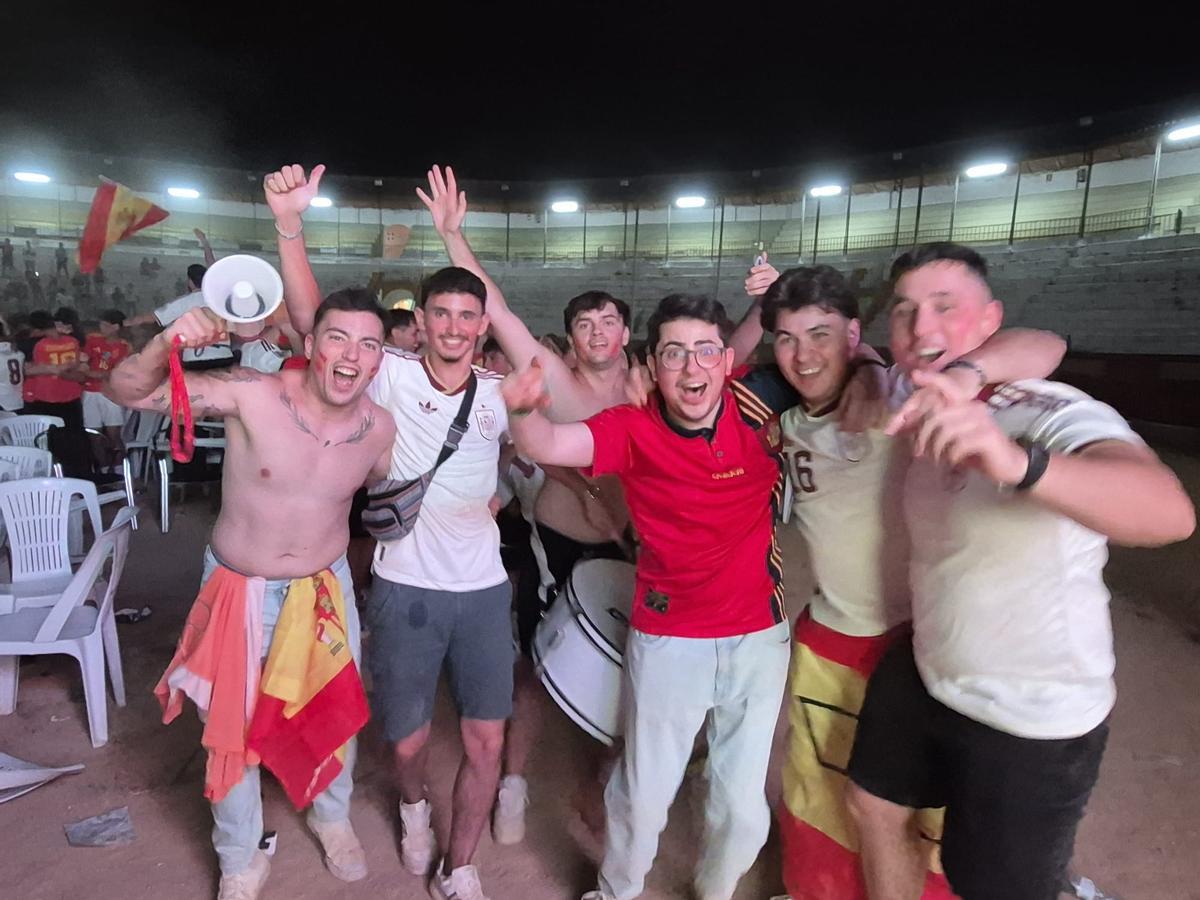 Así vive la provincia de Córdoba la final del Mundial: pantallas en las plazas y miles de aficionados Así vive la provincia de Córdoba la final del Mundial: pantallas en las plazas y miles de aficionados