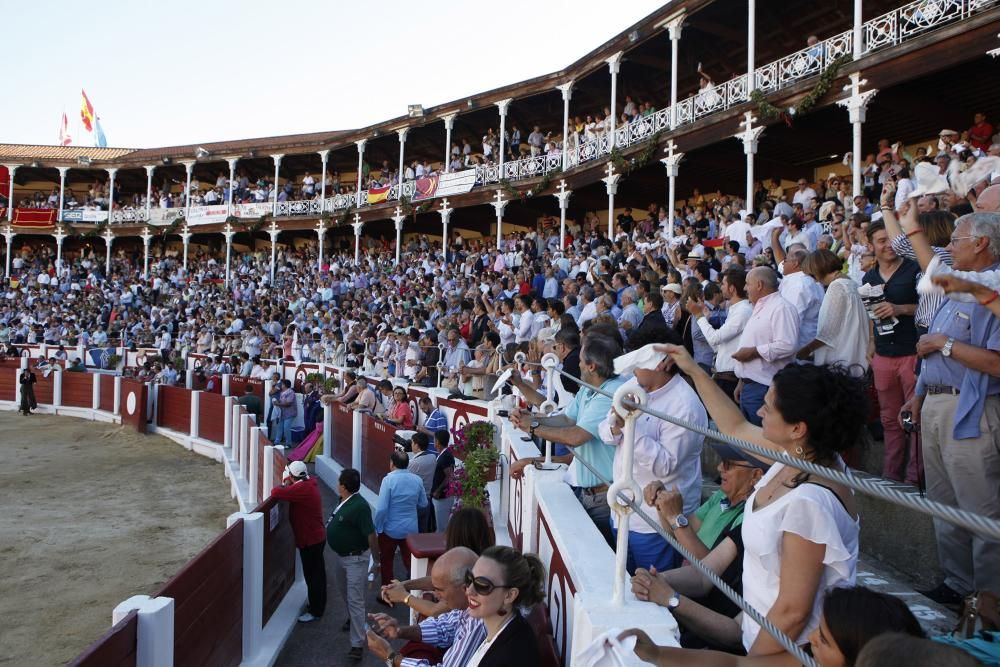 Rejoneo en la feria taurina de Begoña.