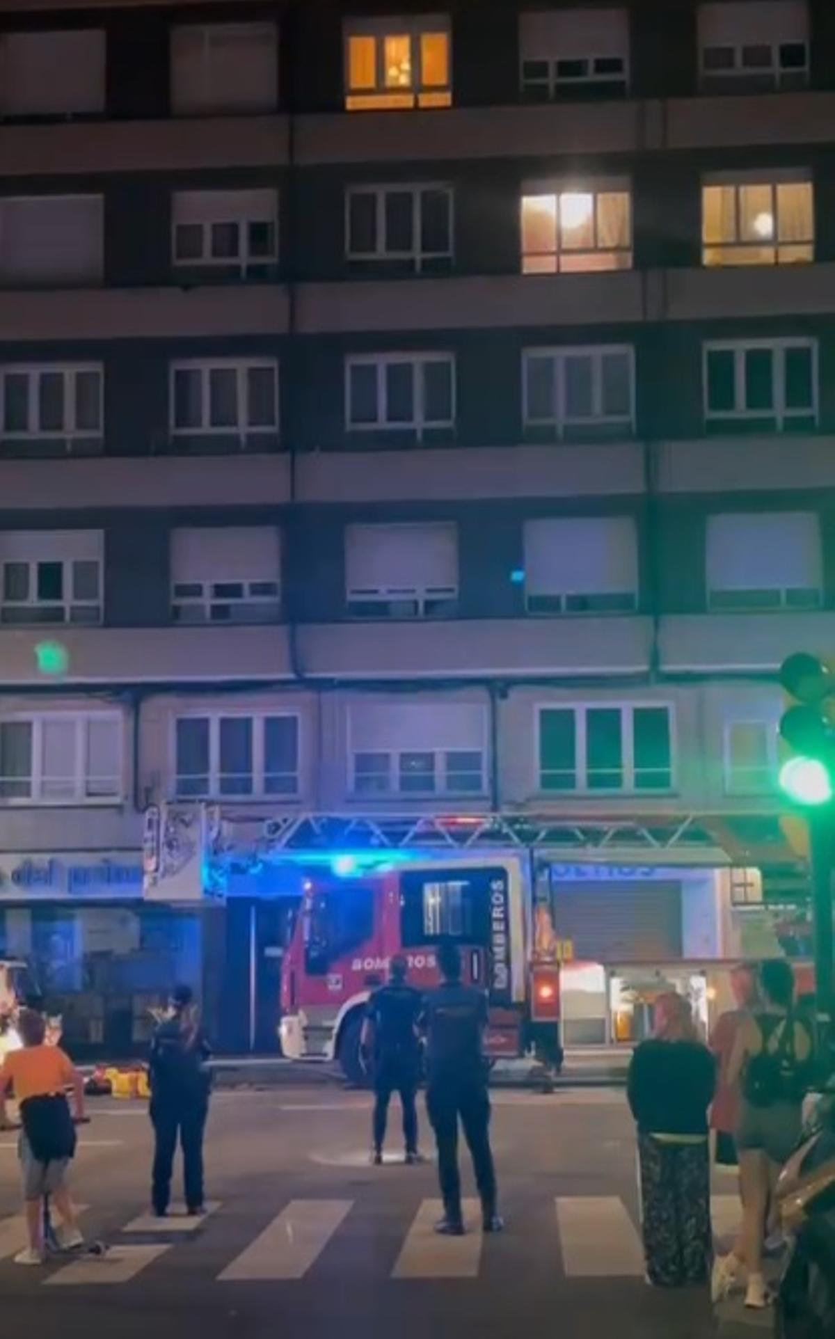 El operativo desplegado en la calle Ramón y Cajal.