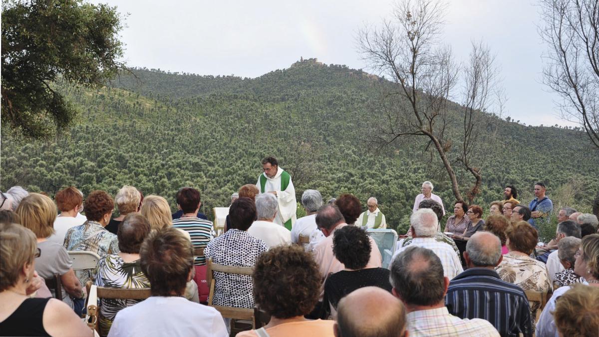 De la missa del foc a la de l’aigua: els 10 manaments de la pregària davant el pantà