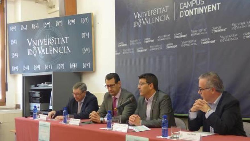 Ortiz, Hermosilla, Rodríguez y Cantó, ayer en la inauguración de la Universitat d&#039;Hivern en Ontinyent.