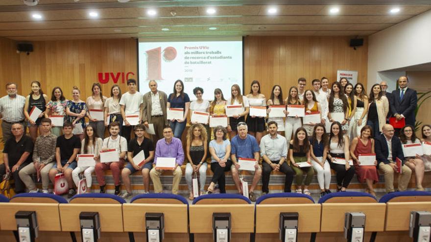 La UVIC premia tres treballs de recerca del Bages i dos del Solsonès