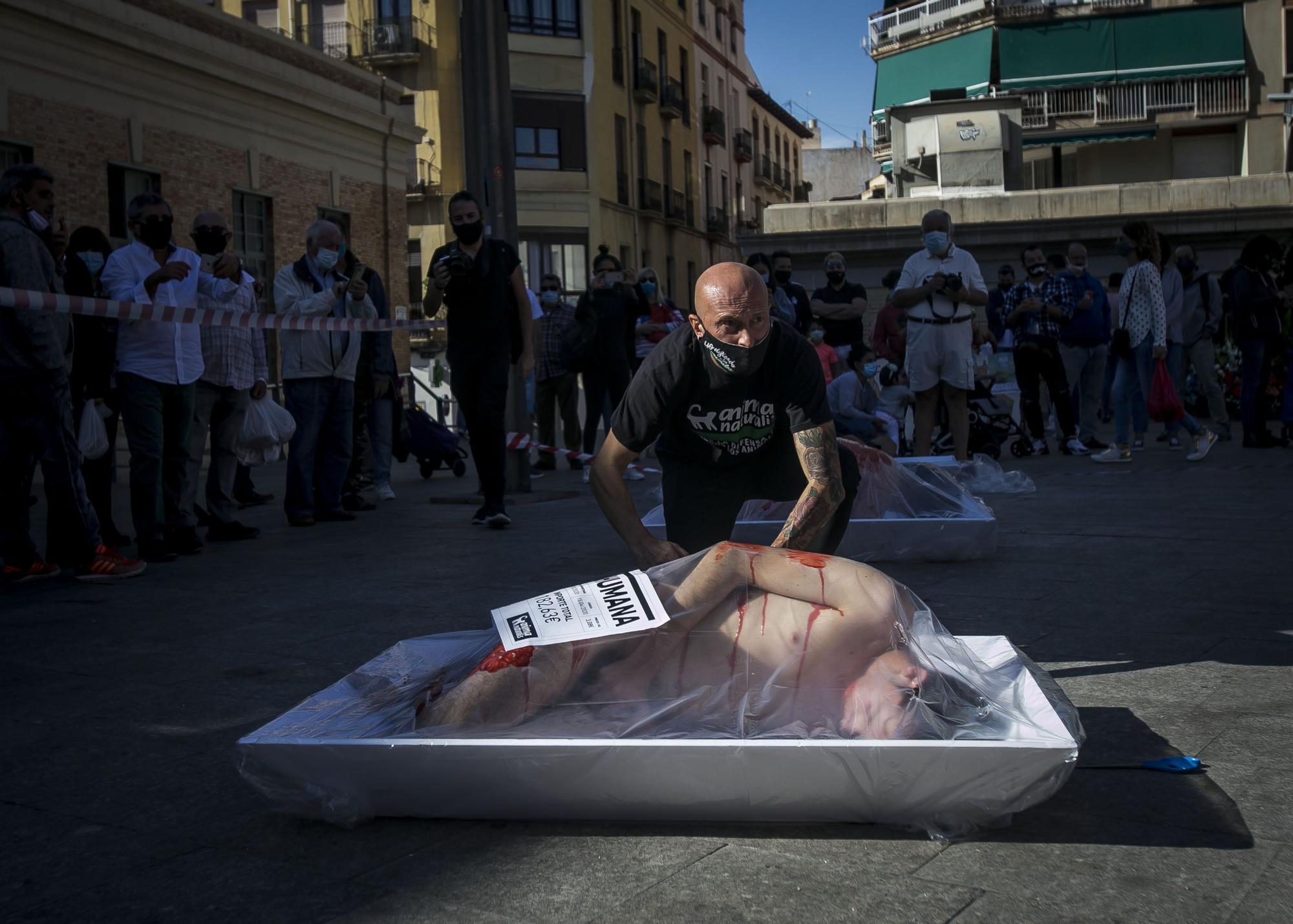 Protesta por el consumo de carne animal en Alicante