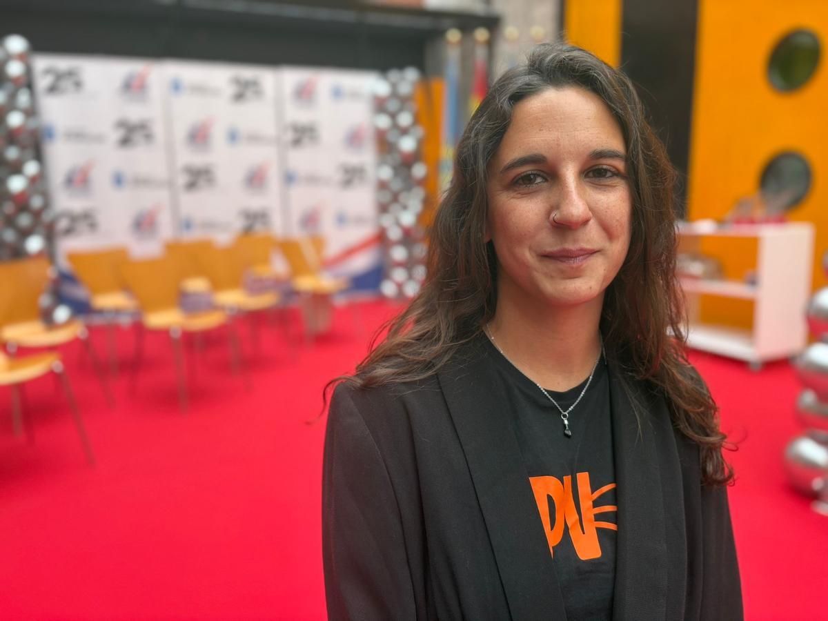 Paula Briales, de "Pecas y vibrisas" antes de recoger sus dos premios en Valnalón