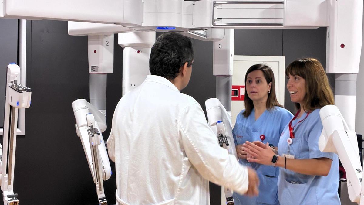 El robor DaVinci XI ya ha llegado al Hospital Universitario del Vinalopó en Elche