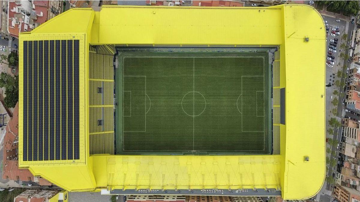 Villarreal | El Estadio de la Cerámica cubre un fondo con más de 1.000 placas solares