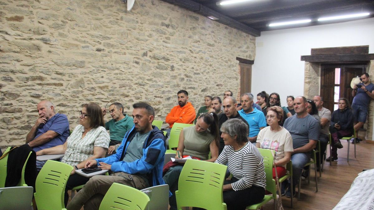 Ganaderos afectados por el incendio de Porto preparan un mapa de cortafuegos