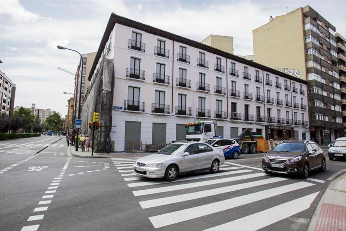 El Santander baraja rehabilitar las viviendas del antiguo Café Madrid