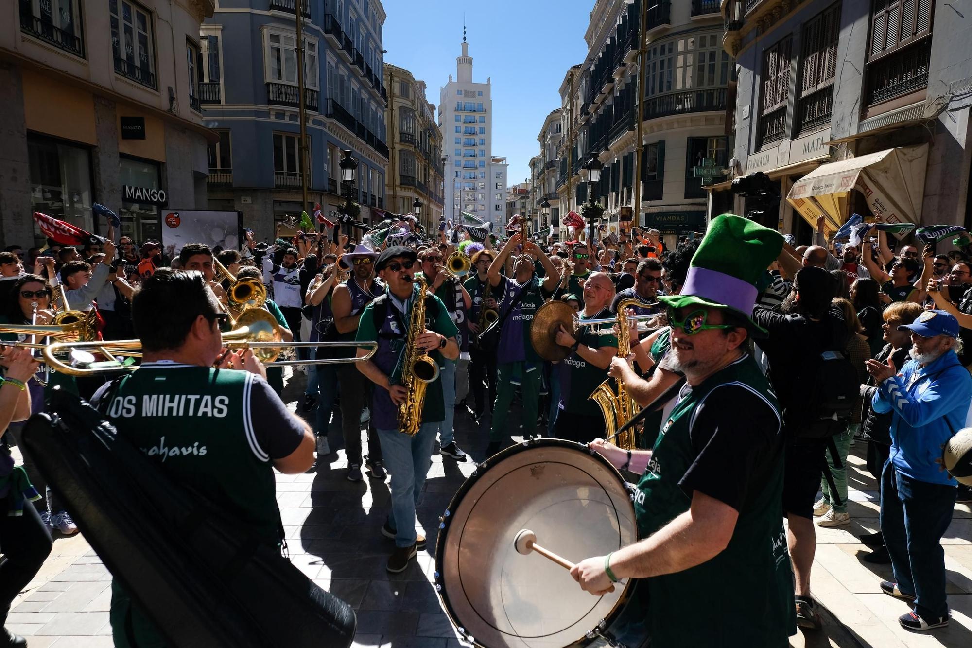 Las aficiones de la Copa toman el centro de Málaga