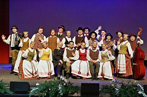 40 Folkloregruppen nehmen am Festival teil