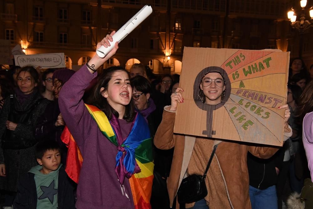 33.000 mujeres y hombres secundan las manifestaciones feministas en A Coruña