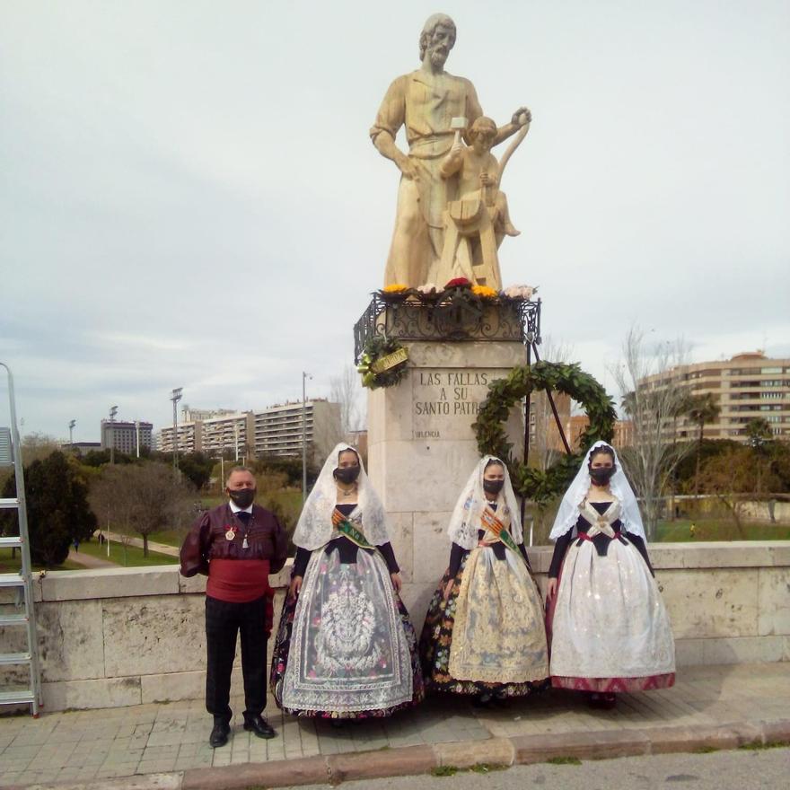 Celebración de las Fallas en el Puente de San José