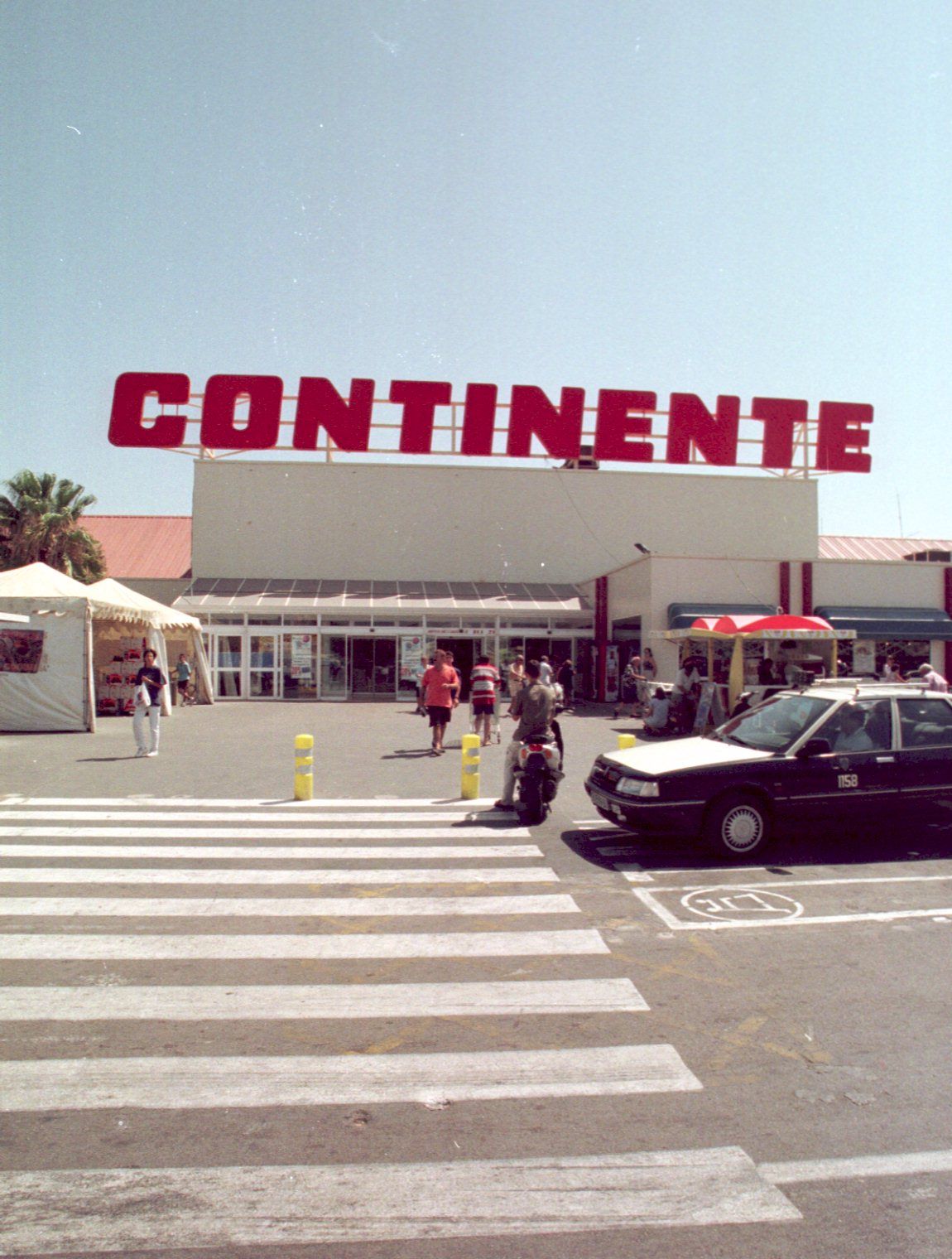 Centro comercial Continente, actualmente Carrefour.