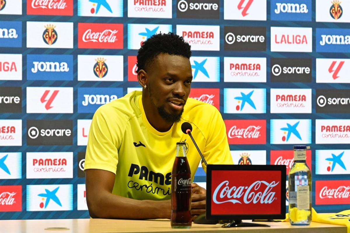 Traoré en su presentación como jugador del Villarreal.