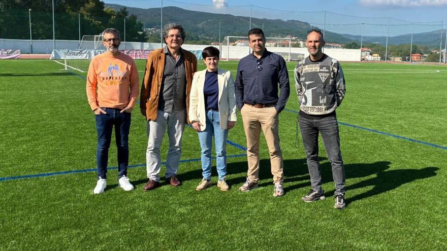 El nuevo campo de fútbol de la Mata, en O Rosal, atrae el interés de Monçao