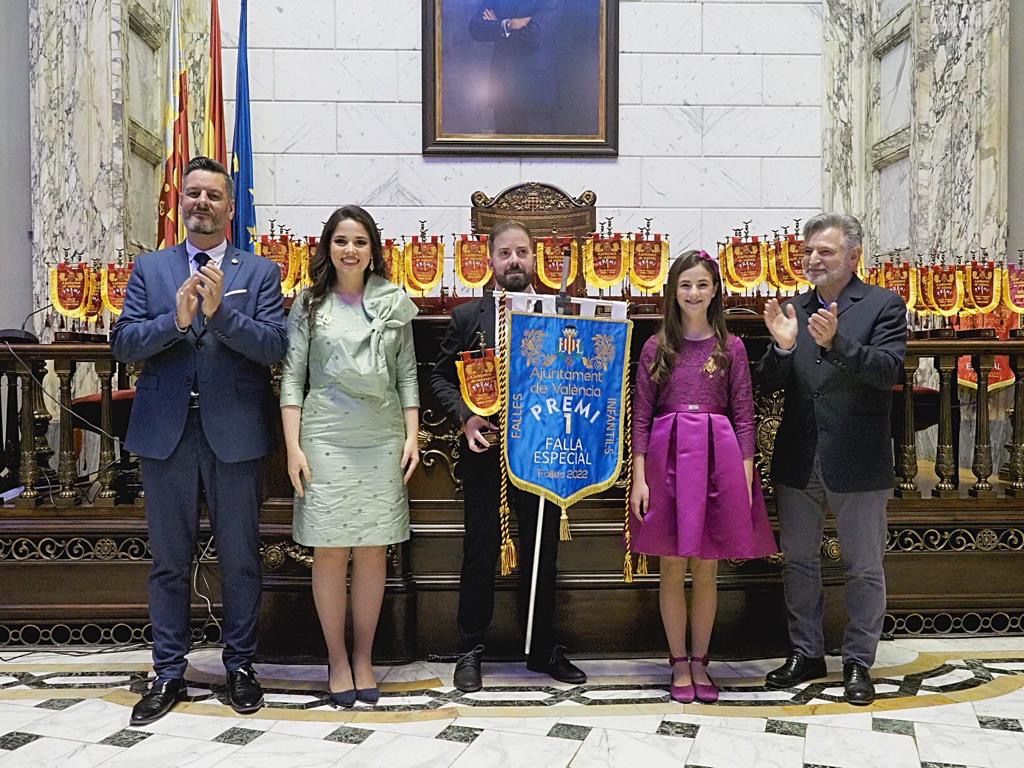 Honores a los artistas en la Gala de los 1 con Algarra en el recuerdo