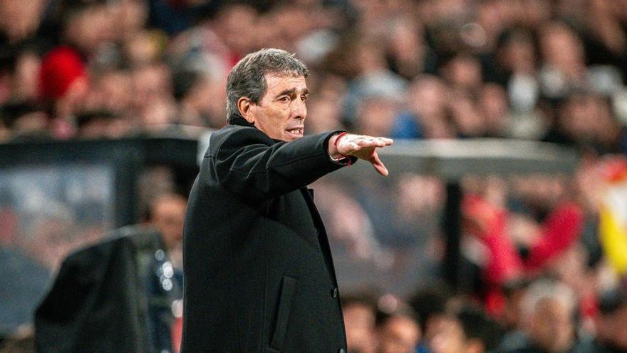 Guillermo Almada: "El vestuario está afligido y dolorido"