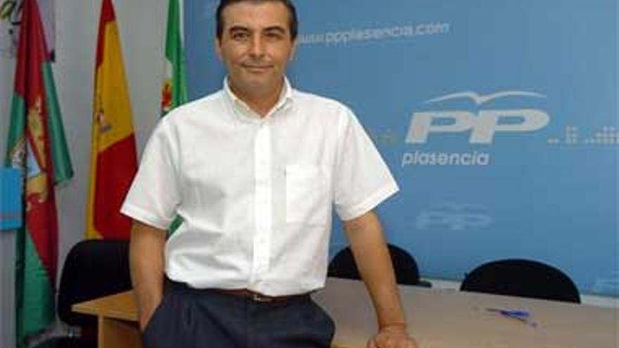 Los militantes populares opuestos a Floriano piden apoyo al PP local