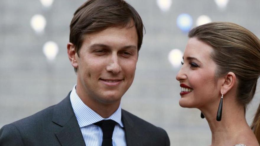 Jared kushner, con su esposa, Ivanka Trump.