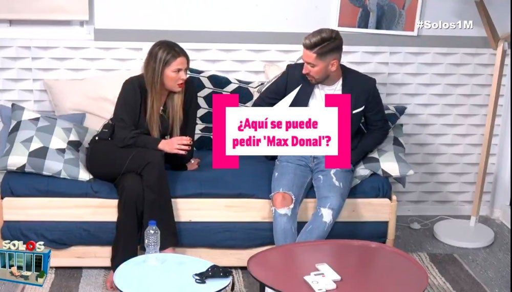 Marta Peñate y Lester en el pisito de 'Solos'