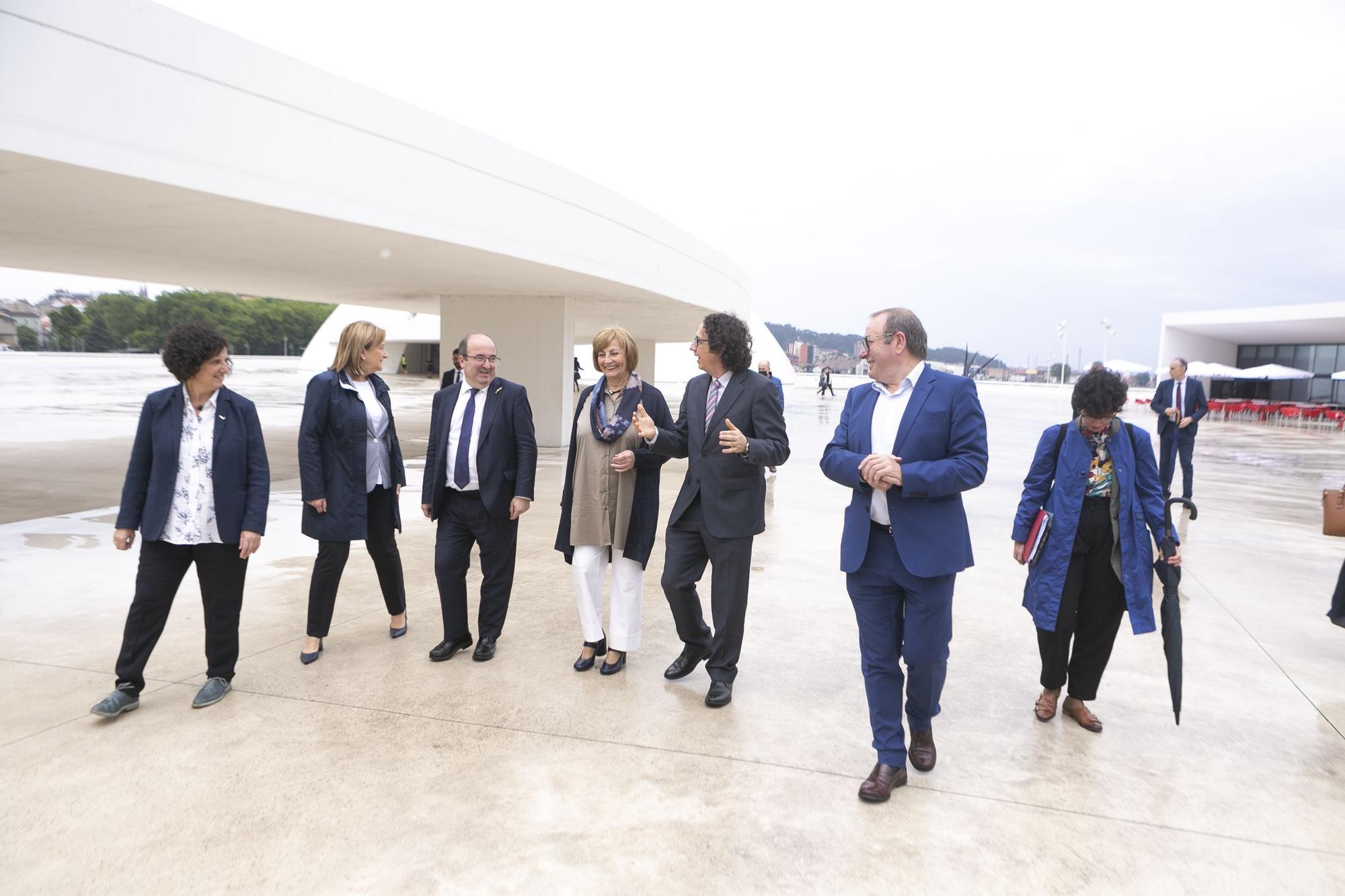 El Ministro de Cultura, Miquel Iceta, visita el Centro Niemeyer