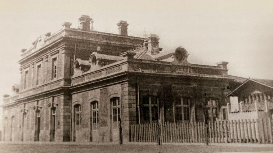 El gestor de la Cantina propone recuperar los casetones de la estación de tren