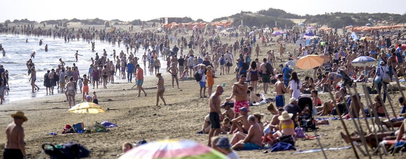 Primer baño de 2023 en las playas del sur de Gran Canaria