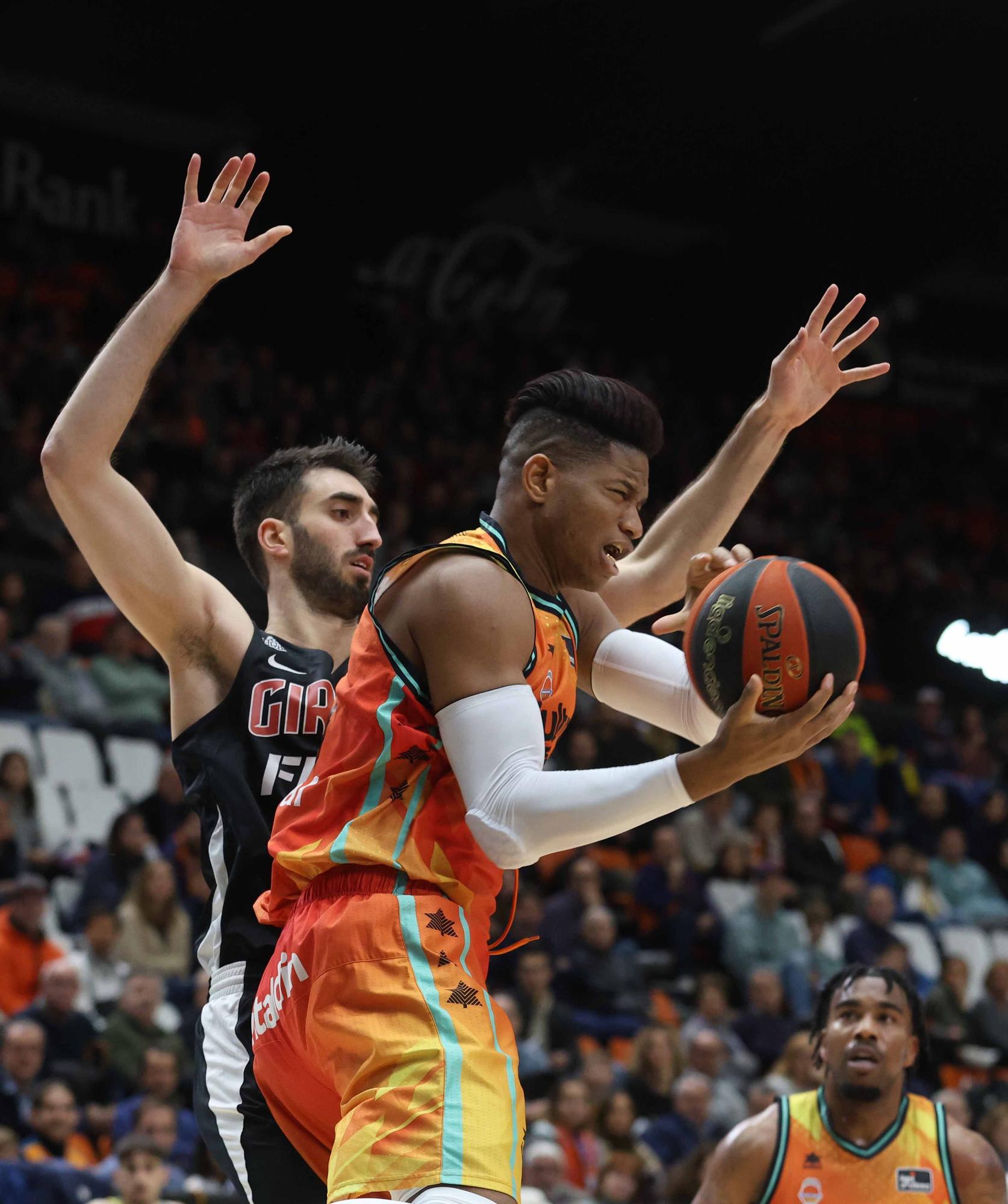 Las mejores imágenes del Valencia Basket - Girona Basketball