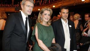 Lambert Wilson, Catherine Deneuve i François Ozon, en la cerimònia dels César.