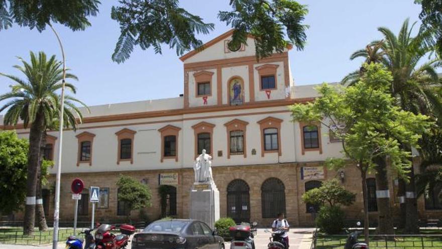 Fachada del Colegio de los Salesianos de Cádiz.