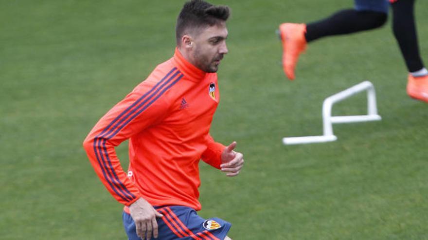 Siqueira: &quot;Debemos a la afición estar con los mejores&quot;