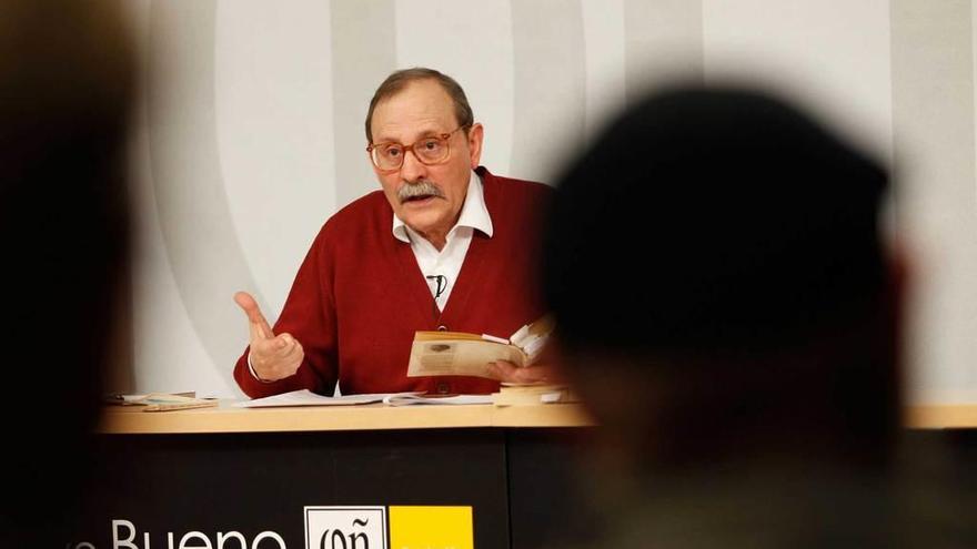 Tomás García López, ayer, durante su intervención en la Fundación Gustavo Bueno.