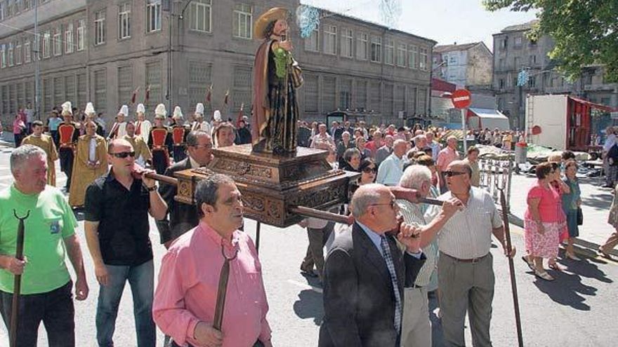 Una pasada edición de la procesión de Santiago Apóstol en A Ponte. // Iñaki Osorio