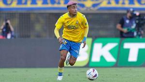 Julián Araujo juega cedido en Las Palmas por el Barça