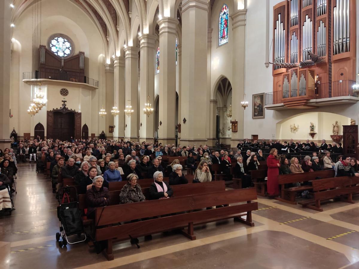 El Obispo preside la Misa Funeral por el eterno descanso del alma de Benedicto XVI.