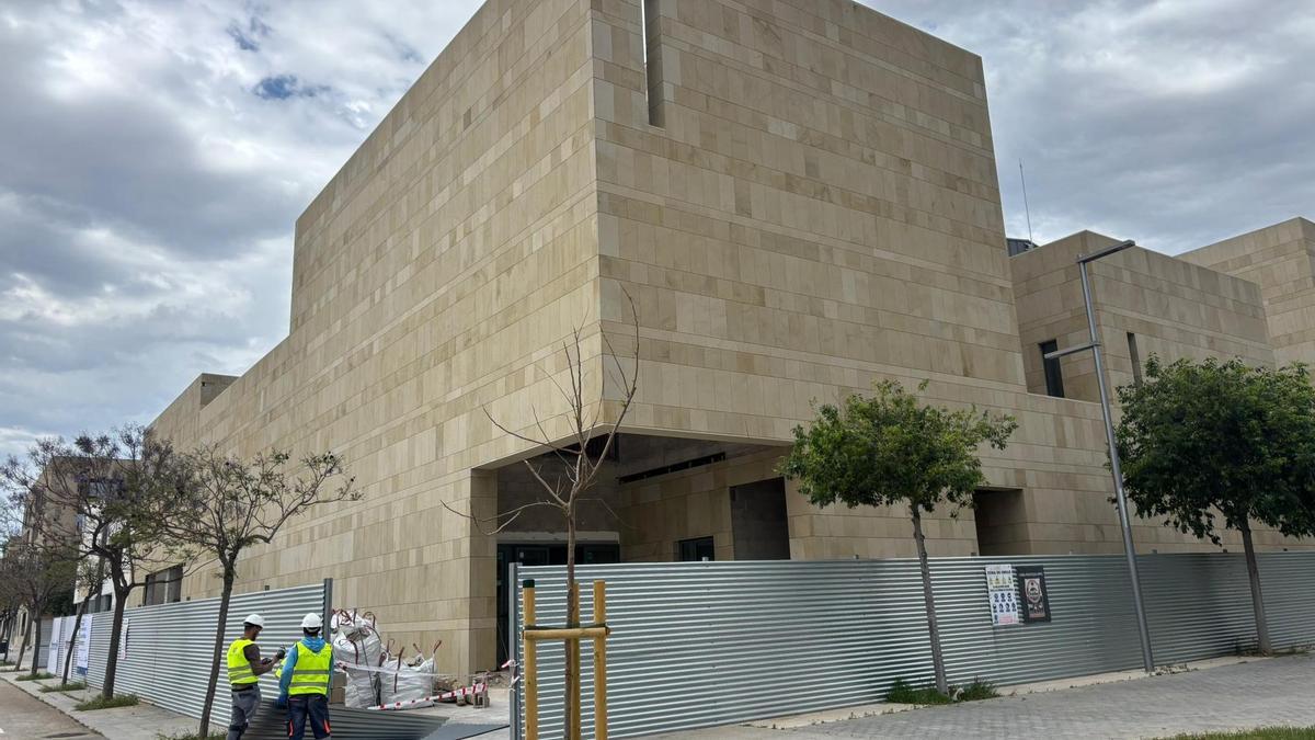 Exterior de la Caja de Música, en el barrio de Nou Llevant.