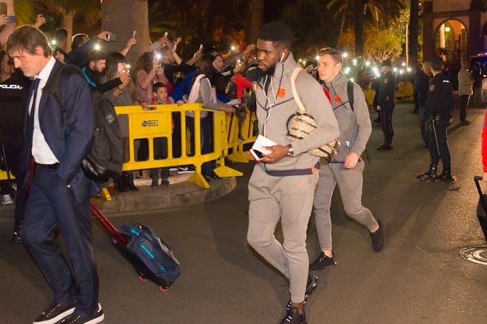 28-02-2018 LAS PALMAS DE GRAN CANARIA. Llegada del FC Barcelona al Hotel Santa Catalina. Fotógrafo: ANDRES CRUZ