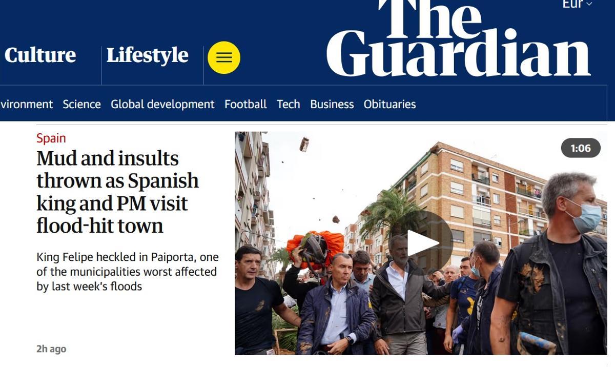 La noticia de los disturbios en Paiporta, en The Guardian.