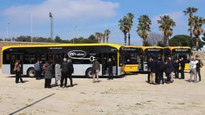 Acto de presentación de 14 nuevos buses eléctricos por parte del AMB en Sant Boi.