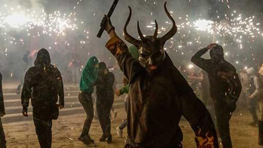 El Correfoc de Sant Joan entusiasma al público