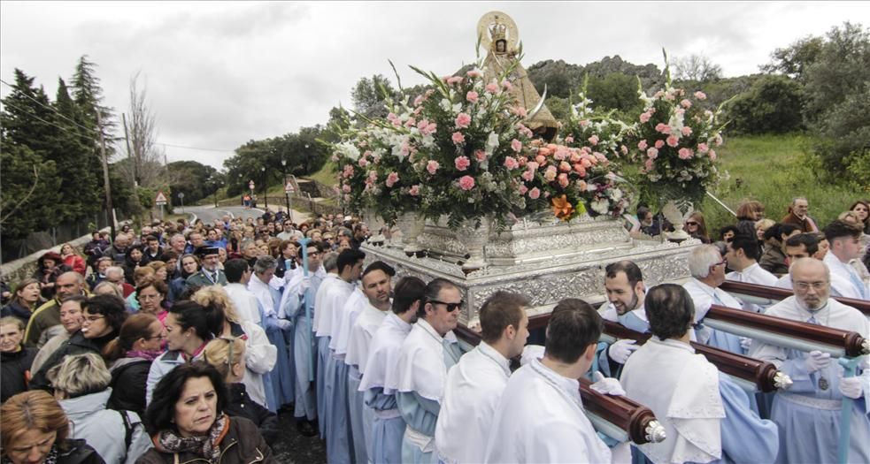 La bajada de la patrona de Cáceres en imágenes