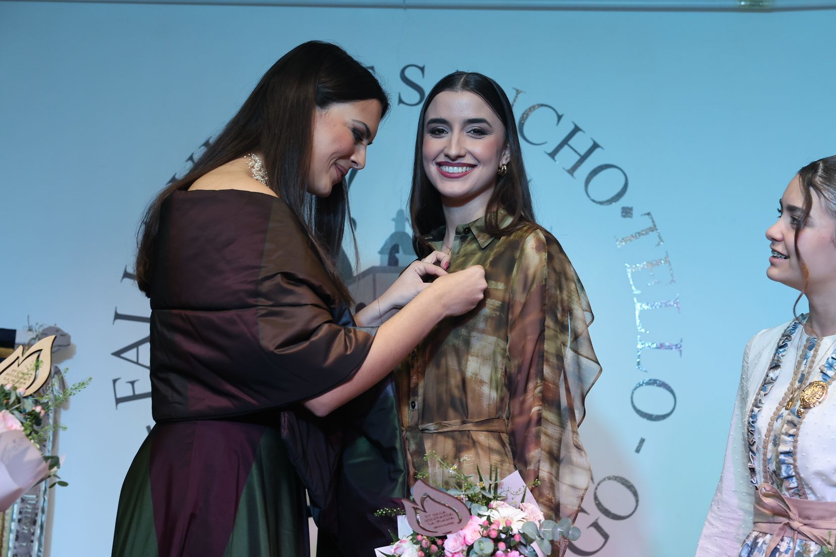 El viernes por la noche Carmen acudió a la "Flama" de la falla Sancho Tello