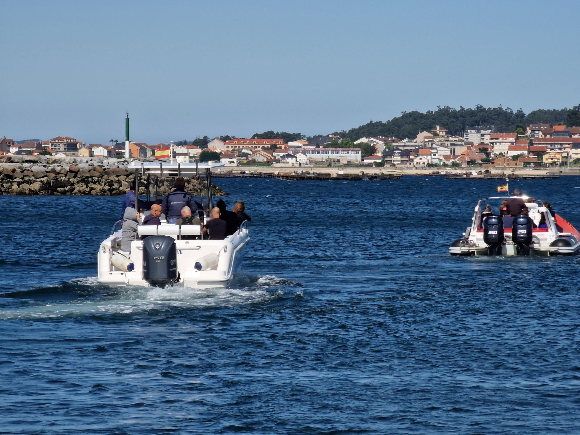 Peregrinos extranjeros que embarcaron en Vilanova para hacer la Ruta Xacobea hacia Pontecesures.