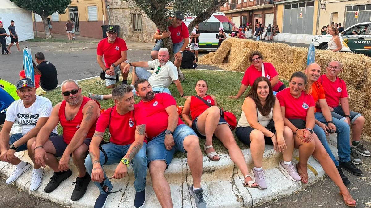 Los integrantes del Motoclub de Redondela en La Bañeza.