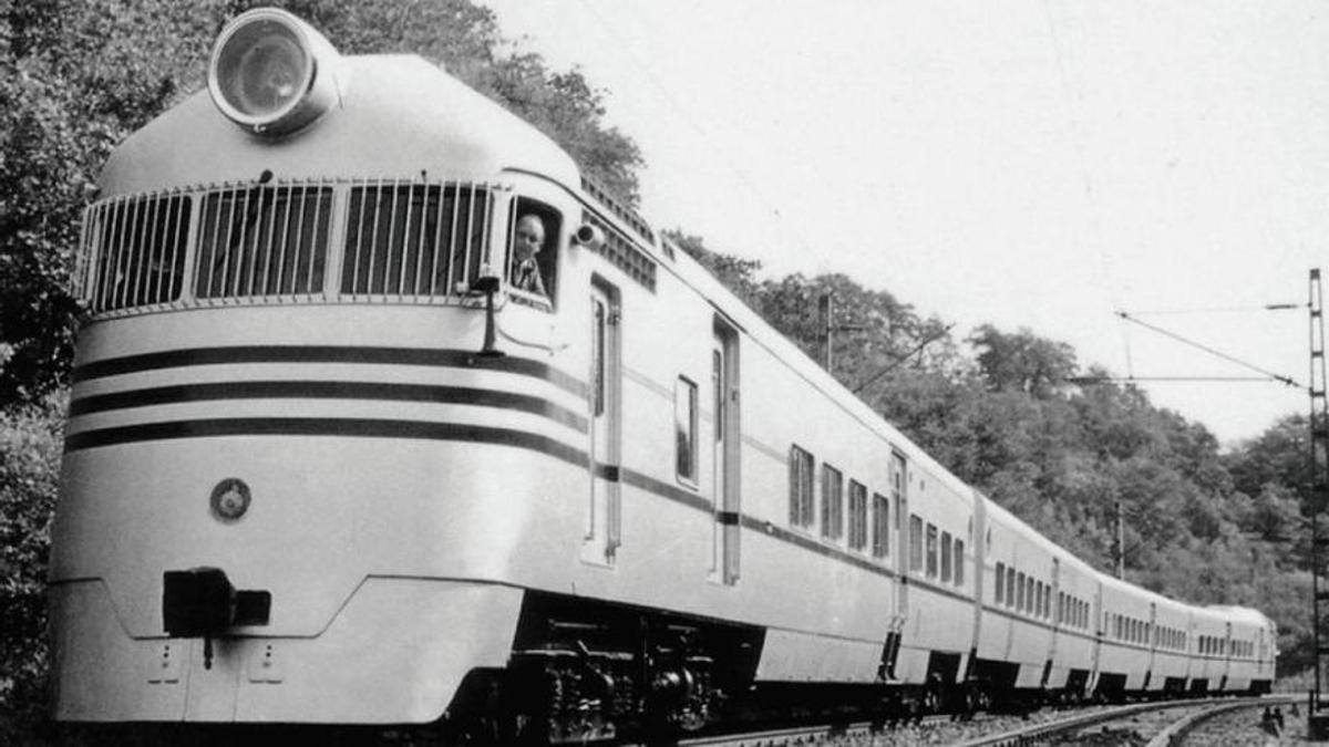 Imagen de archivo del siglo XX de uno de los trenes construidos por Ganz Motor, filial de Ganz-MaVag.