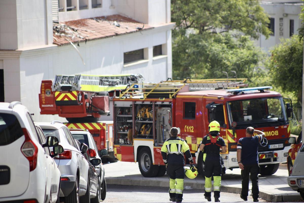 Dos menores mueren en un incendio en una vivienda de la calle Ónix, en Benalmádena.