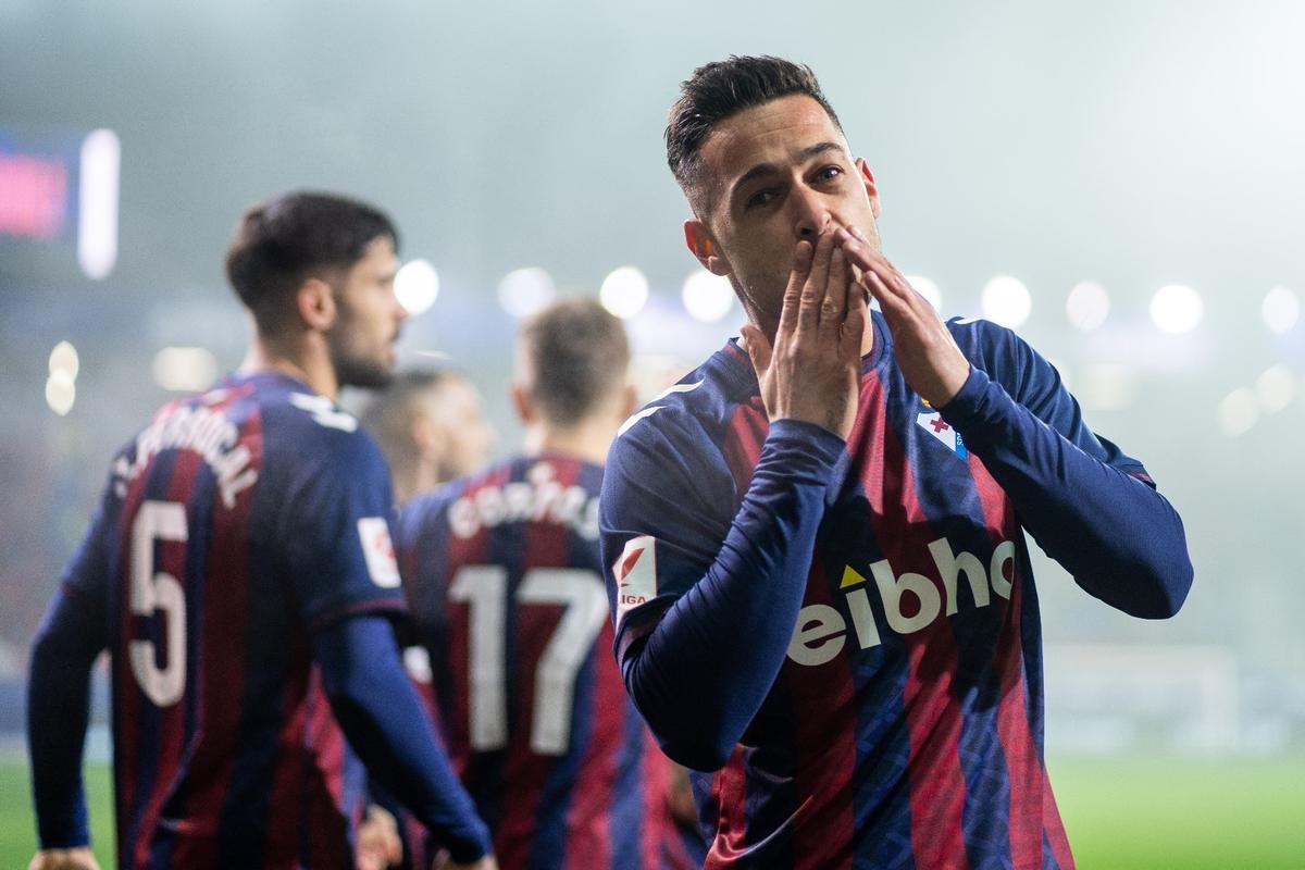Sergio León celebra su primer gol con la camiseta del Eibar, en enero del año pasado.