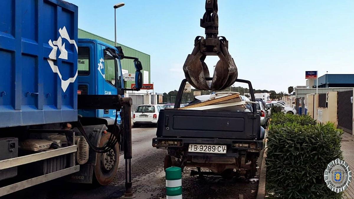 Sant Antoni retira 82 vehículos abandonados