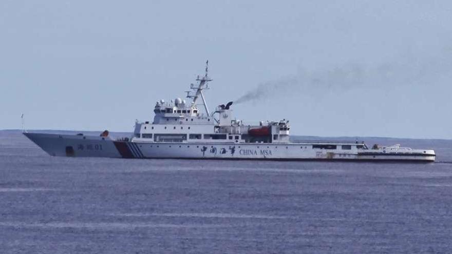 El barco chino &quot;Haixum 01&quot; que localizó la señal.  // Reuters