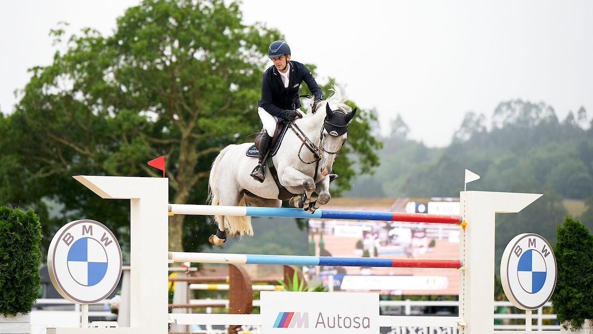 El jinete Billy Twoney en el pasado campeonato de saltos de Maeza